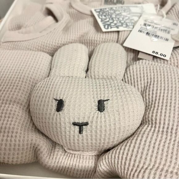 Barefoot Dreams Baby Waffle Onesie 3 Piece Set, Sand Dune Cream Sz 12-18 Mos NIB - Picture 7 of 10